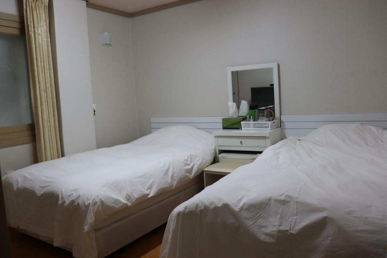 Orasung Motel Jeju Exterior foto
